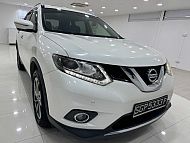 Nissan X-Trail 2.0 CVT Sunroof 4WD 2016 White Rear Entertainment
